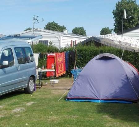 Nombreux emplacements tentes dans notre camping en Picardie