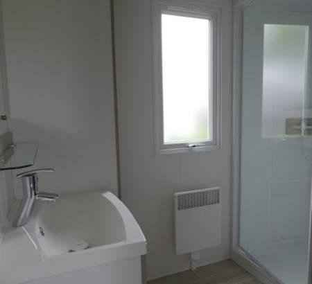 La salle de bain du locatif 6 places camping Picardie